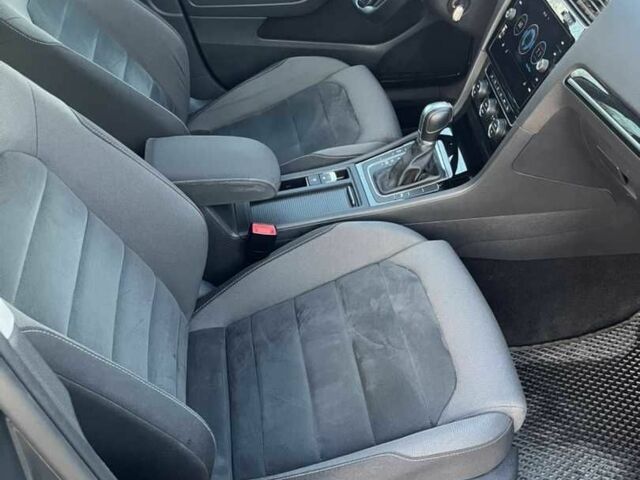 Черный Фольксваген Гольф, объемом двигателя 1.97 л и пробегом 255 тыс. км за 14300 $, фото 4 на Automoto.ua