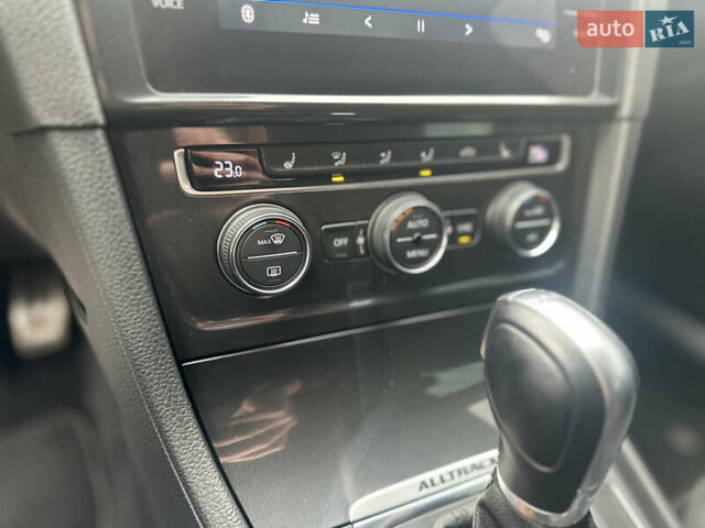 Черный Фольксваген Гольф, объемом двигателя 2 л и пробегом 270 тыс. км за 18500 $, фото 33 на Automoto.ua