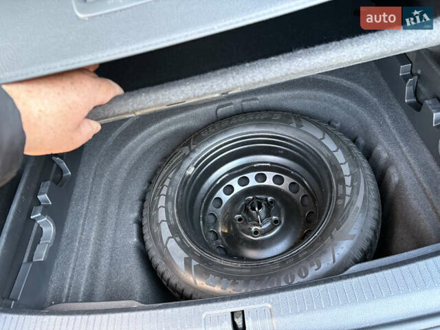 Фольксваген Гольф 2018 в Виннице на Automoto.ua Черный Фольксваген Гольф, объемом двигателя 1.6 л и пробегом 211 тыс. км за 12700 $, фото 40 на Automoto.ua