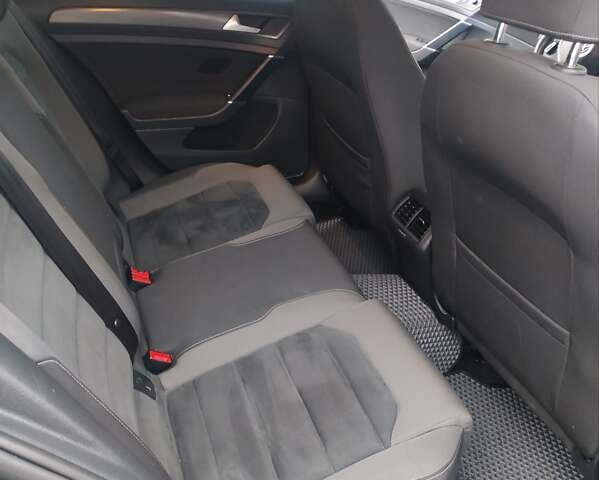 Черный Фольксваген Гольф, объемом двигателя 2 л и пробегом 268 тыс. км за 13500 $, фото 25 на Automoto.ua