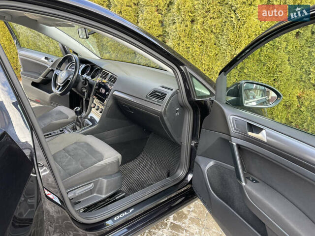 Чорний Фольксваген Гольф, об'ємом двигуна 1.6 л та пробігом 266 тис. км за 12000 $, фото 20 на Automoto.ua
