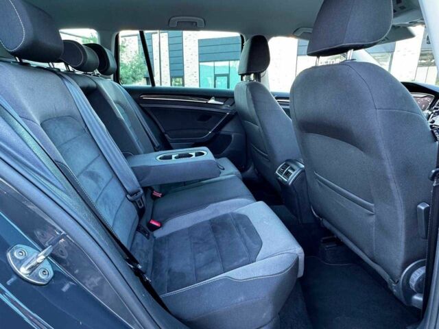 Чорний Фольксваген Гольф, об'ємом двигуна 1.6 л та пробігом 290 тис. км за 12000 $, фото 2 на Automoto.ua