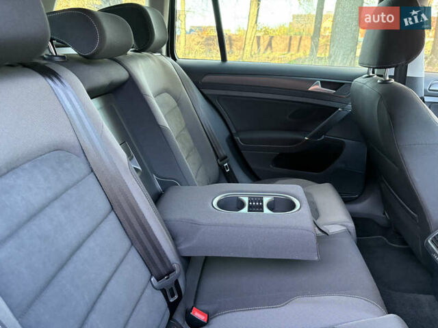 Фольксваген Гольф 2018 в Виннице на Automoto.ua Черный Фольксваген Гольф, объемом двигателя 1.6 л и пробегом 211 тыс. км за 12700 $, фото 33 на Automoto.ua