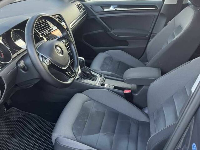 Черный Фольксваген Гольф, объемом двигателя 1.97 л и пробегом 255 тыс. км за 14300 $, фото 5 на Automoto.ua