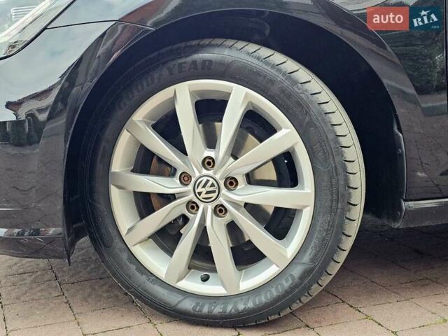 Черный Фольксваген Гольф, объемом двигателя 1.97 л и пробегом 235 тыс. км за 15950 $, фото 30 на Automoto.ua