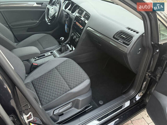 Черный Фольксваген Гольф, объемом двигателя 1.6 л и пробегом 210 тыс. км за 13650 $, фото 30 на Automoto.ua