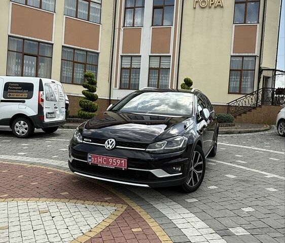 Черный Фольксваген Гольф, объемом двигателя 2 л и пробегом 198 тыс. км за 16950 $, фото 7 на Automoto.ua