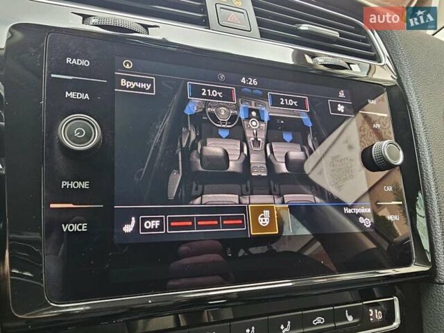 Черный Фольксваген Гольф, объемом двигателя 1.97 л и пробегом 235 тыс. км за 15950 $, фото 12 на Automoto.ua