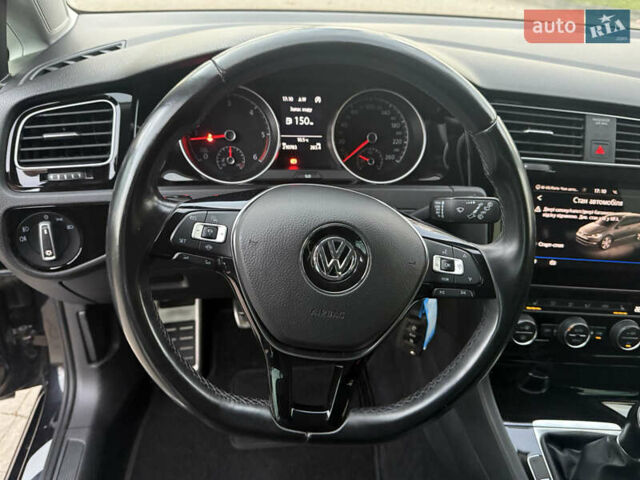 Черный Фольксваген Гольф, объемом двигателя 1.6 л и пробегом 210 тыс. км за 13650 $, фото 22 на Automoto.ua