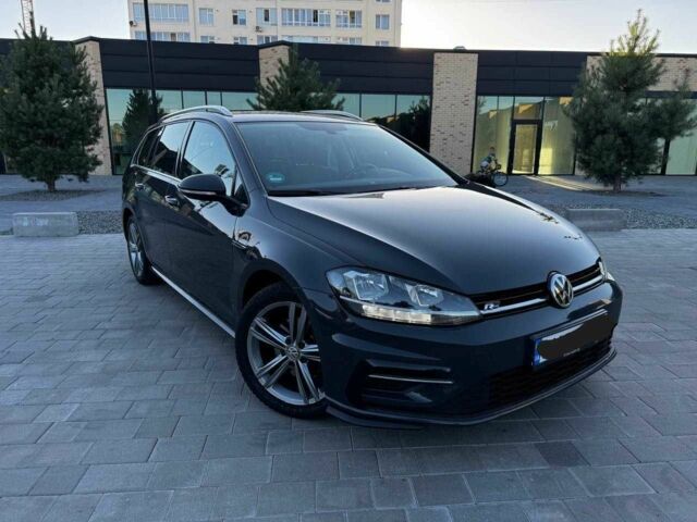 Чорний Фольксваген Гольф, об'ємом двигуна 1.6 л та пробігом 290 тис. км за 12000 $, фото 1 на Automoto.ua