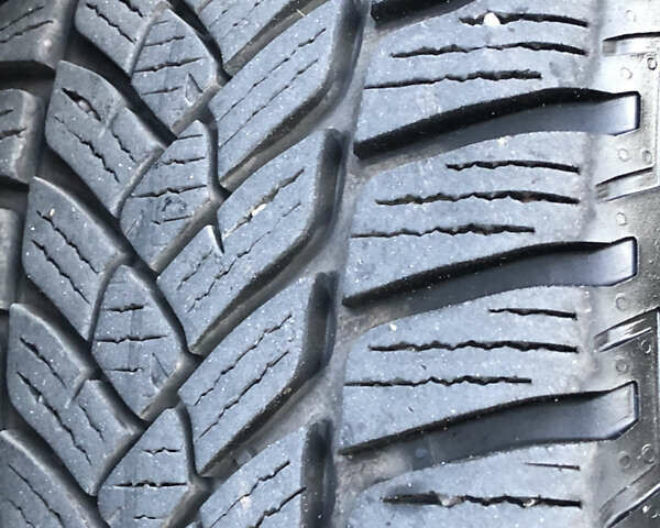 Черный Фольксваген Гольф, объемом двигателя 1.97 л и пробегом 227 тыс. км за 14950 $, фото 43 на Automoto.ua