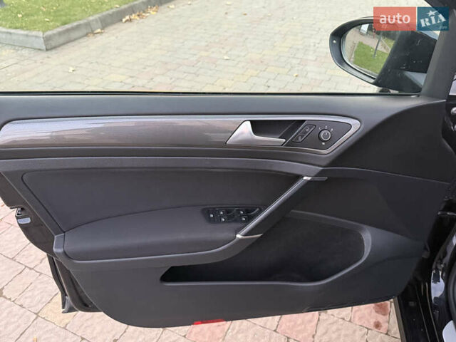 Черный Фольксваген Гольф, объемом двигателя 1.6 л и пробегом 210 тыс. км за 13650 $, фото 40 на Automoto.ua