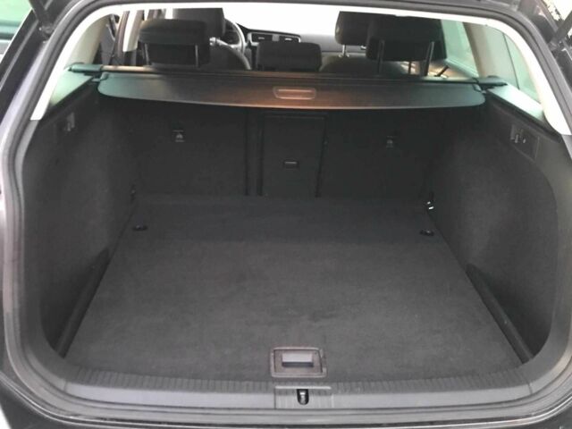 Черный Фольксваген Гольф, объемом двигателя 2 л и пробегом 252 тыс. км за 14200 $, фото 2 на Automoto.ua