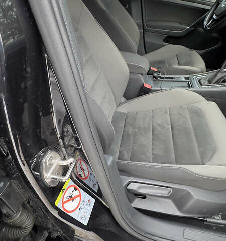 Черный Фольксваген Гольф, объемом двигателя 1.97 л и пробегом 295 тыс. км за 13500 $, фото 53 на Automoto.ua