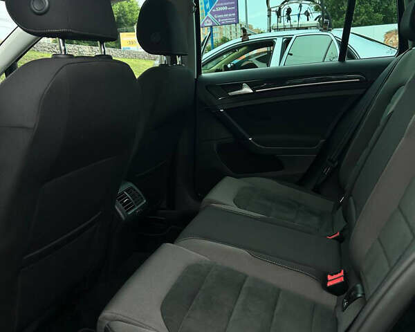 Черный Фольксваген Гольф, объемом двигателя 1.97 л и пробегом 272 тыс. км за 14800 $, фото 8 на Automoto.ua