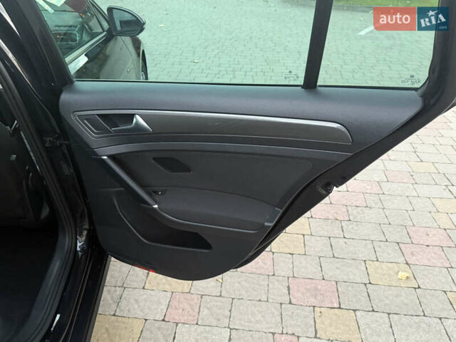 Черный Фольксваген Гольф, объемом двигателя 1.6 л и пробегом 210 тыс. км за 13650 $, фото 36 на Automoto.ua