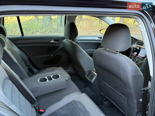 Фольксваген Гольф 2018 в Виннице на Automoto.ua Черный Фольксваген Гольф, объемом двигателя 1.6 л и пробегом 211 тыс. км за 12700 $, фото 34 на Automoto.ua