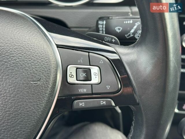 Черный Фольксваген Гольф, объемом двигателя 1.6 л и пробегом 286 тыс. км за 13500 $, фото 38 на Automoto.ua