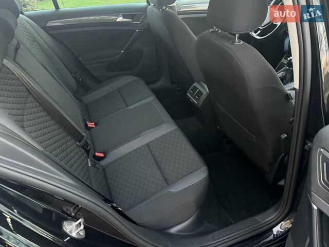 Черный Фольксваген Гольф, объемом двигателя 1.6 л и пробегом 210 тыс. км за 13650 $, фото 31 на Automoto.ua