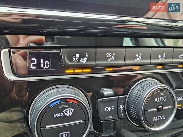 Черный Фольксваген Гольф, объемом двигателя 1.97 л и пробегом 235 тыс. км за 14950 $, фото 108 на Automoto.ua