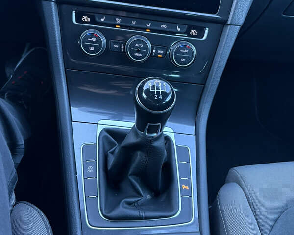 Фольксваген Гольф 2018 в Виннице на Automoto.ua Черный Фольксваген Гольф, объемом двигателя 1.6 л и пробегом 211 тыс. км за 12700 $, фото 51 на Automoto.ua