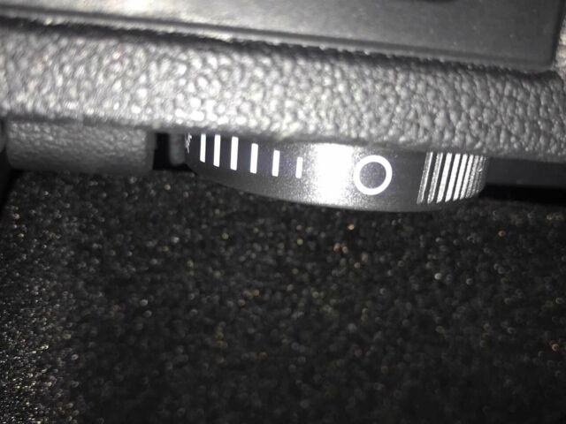 Черный Фольксваген Гольф, объемом двигателя 2 л и пробегом 252 тыс. км за 14200 $, фото 5 на Automoto.ua