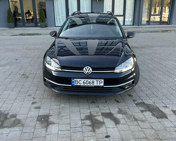 Черный Фольксваген Гольф, объемом двигателя 1.6 л и пробегом 225 тыс. км за 14299 $, фото 2 на Automoto.ua