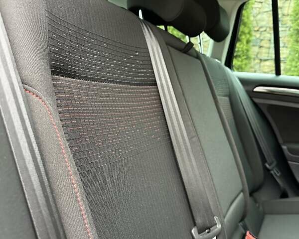 Черный Фольксваген Гольф, объемом двигателя 1.97 л и пробегом 230 тыс. км за 14999 $, фото 110 на Automoto.ua