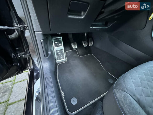 Черный Фольксваген Гольф, объемом двигателя 1.6 л и пробегом 238 тыс. км за 13700 $, фото 23 на Automoto.ua