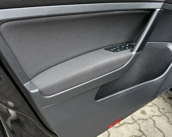 Черный Фольксваген Гольф, объемом двигателя 1.97 л и пробегом 230 тыс. км за 14999 $, фото 83 на Automoto.ua