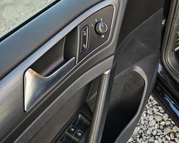 Черный Фольксваген Гольф, объемом двигателя 1.97 л и пробегом 223 тыс. км за 15400 $, фото 20 на Automoto.ua