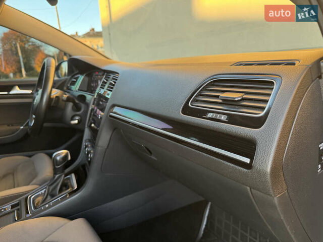 Фольксваген Гольф 2019 в Дрогобыче на Automoto.ua Черный Фольксваген Гольф, объемом двигателя 1.97 л и пробегом 202 тыс. км за 14999 $, фото 68 на Automoto.ua