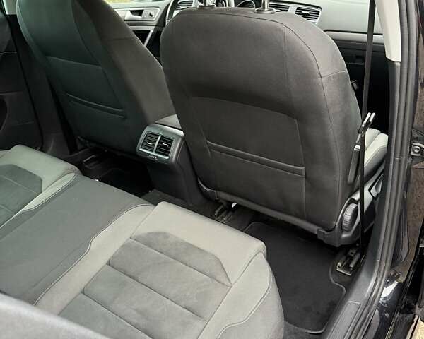 Черный Фольксваген Гольф, объемом двигателя 1.97 л и пробегом 270 тыс. км за 14300 $, фото 13 на Automoto.ua