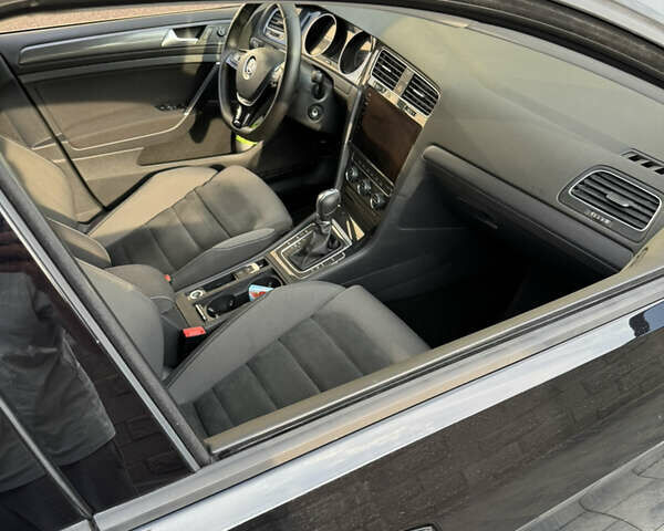 Черный Фольксваген Гольф, объемом двигателя 1.6 л и пробегом 178 тыс. км за 14800 $, фото 6 на Automoto.ua