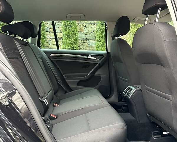 Черный Фольксваген Гольф, объемом двигателя 1.97 л и пробегом 230 тыс. км за 14999 $, фото 115 на Automoto.ua