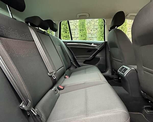 Черный Фольксваген Гольф, объемом двигателя 1.97 л и пробегом 230 тыс. км за 14999 $, фото 108 на Automoto.ua