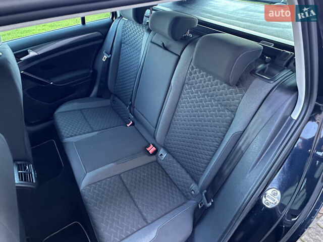 Черный Фольксваген Гольф, объемом двигателя 1.6 л и пробегом 238 тыс. км за 13700 $, фото 17 на Automoto.ua