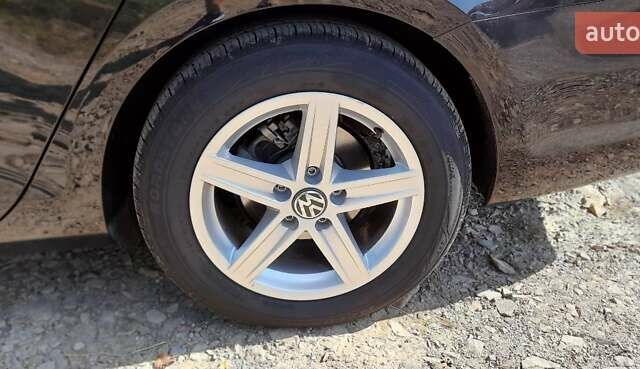 Черный Фольксваген Гольф, объемом двигателя 1.6 л и пробегом 105 тыс. км за 15999 $, фото 5 на Automoto.ua