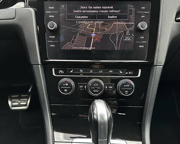 Черный Фольксваген Гольф, объемом двигателя 1.97 л и пробегом 230 тыс. км за 14999 $, фото 61 на Automoto.ua