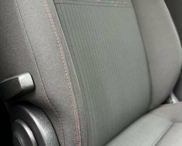 Черный Фольксваген Гольф, объемом двигателя 1.97 л и пробегом 230 тыс. км за 14999 $, фото 119 на Automoto.ua