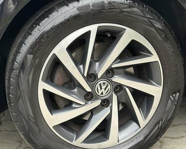 Черный Фольксваген Гольф, объемом двигателя 1.97 л и пробегом 230 тыс. км за 14999 $, фото 42 на Automoto.ua