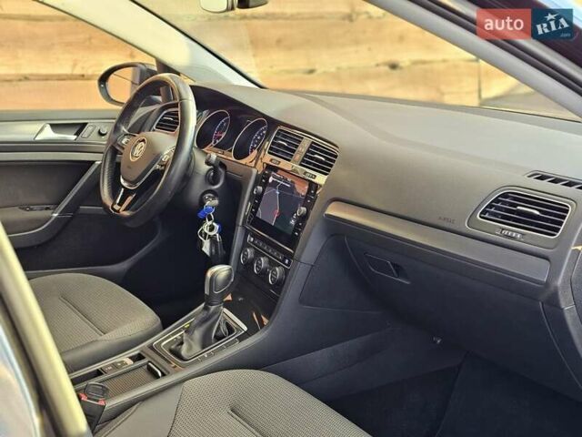 Черный Фольксваген Гольф, объемом двигателя 1.97 л и пробегом 223 тыс. км за 15400 $, фото 45 на Automoto.ua