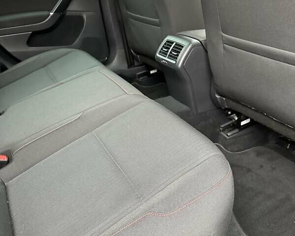 Черный Фольксваген Гольф, объемом двигателя 2 л и пробегом 230 тыс. км за 14999 $, фото 104 на Automoto.ua