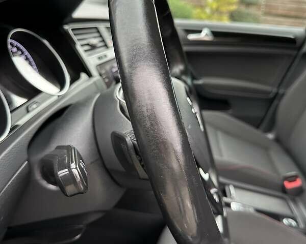 Черный Фольксваген Гольф, объемом двигателя 1.97 л и пробегом 230 тыс. км за 14999 $, фото 77 на Automoto.ua