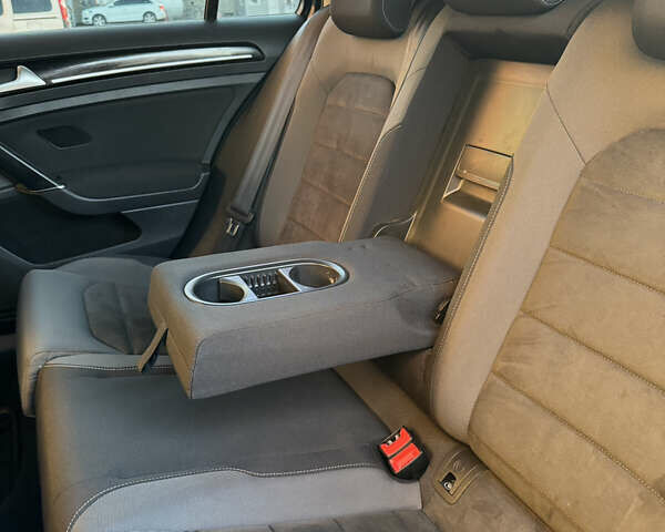 Фольксваген Гольф 2019 в Дрогобыче на Automoto.ua Черный Фольксваген Гольф, объемом двигателя 1.97 л и пробегом 202 тыс. км за 14999 $, фото 79 на Automoto.ua