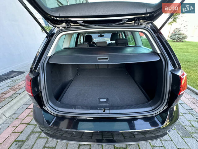 Черный Фольксваген Гольф, объемом двигателя 1.6 л и пробегом 238 тыс. км за 13700 $, фото 25 на Automoto.ua