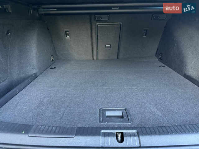 Черный Фольксваген Гольф, объемом двигателя 1.6 л и пробегом 238 тыс. км за 13700 $, фото 31 на Automoto.ua