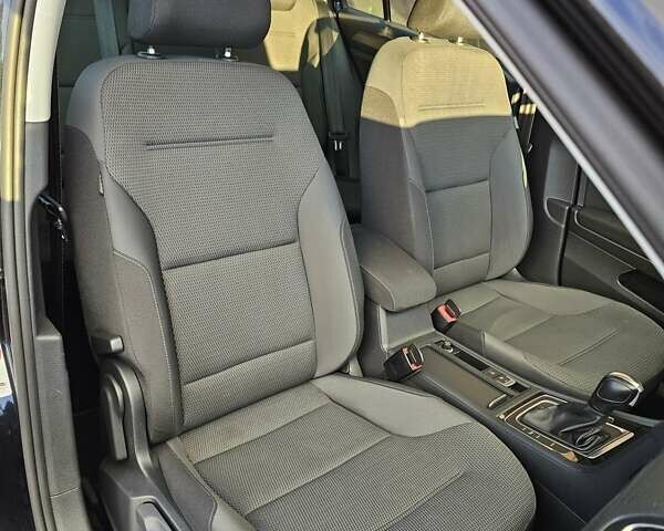 Черный Фольксваген Гольф, объемом двигателя 1.97 л и пробегом 223 тыс. км за 15400 $, фото 48 на Automoto.ua