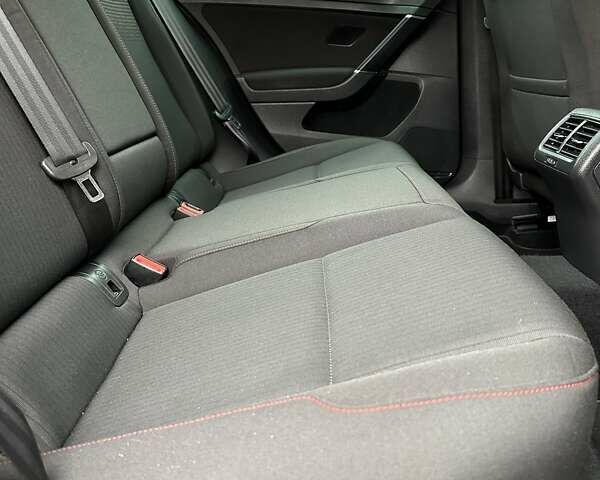 Черный Фольксваген Гольф, объемом двигателя 1.97 л и пробегом 230 тыс. км за 14999 $, фото 111 на Automoto.ua