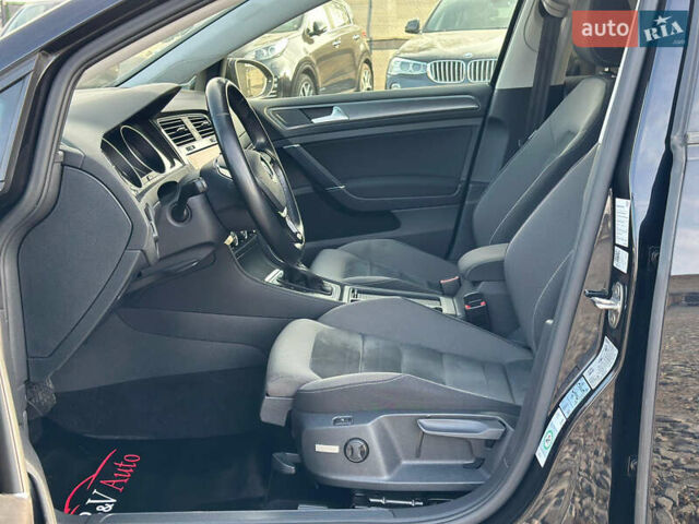 Черный Фольксваген Гольф, объемом двигателя 1.6 л и пробегом 187 тыс. км за 15700 $, фото 15 на Automoto.ua